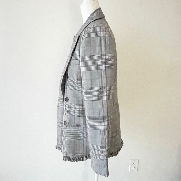 Romeo & Juliet Couture | Black/White/Red Plaid Open Front Fringed Blazer *NWT* - Picture 9 of 15